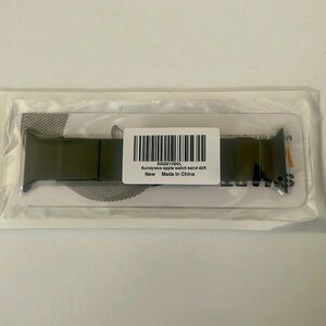 Stainless steel magnetic Apple Watch band